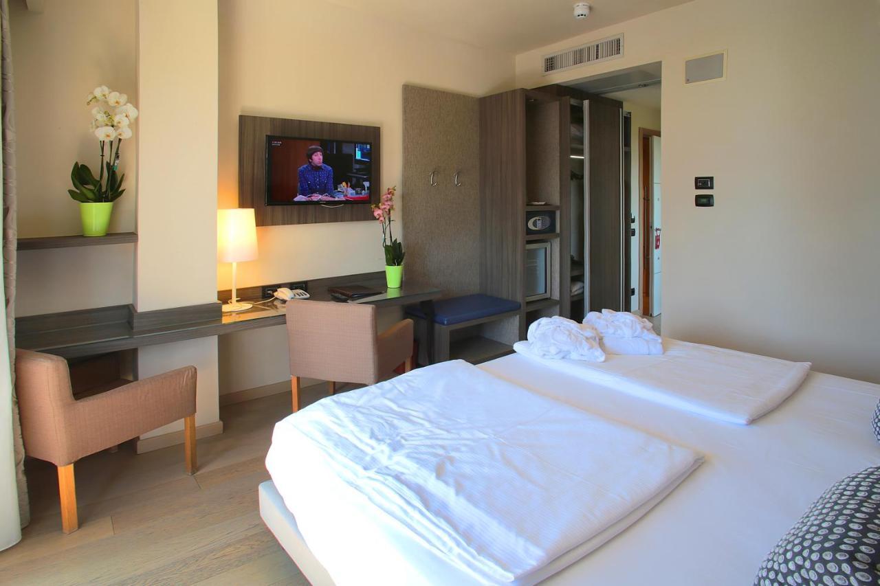 Hotel Galvani Torri Del Benaco Eksteriør billede