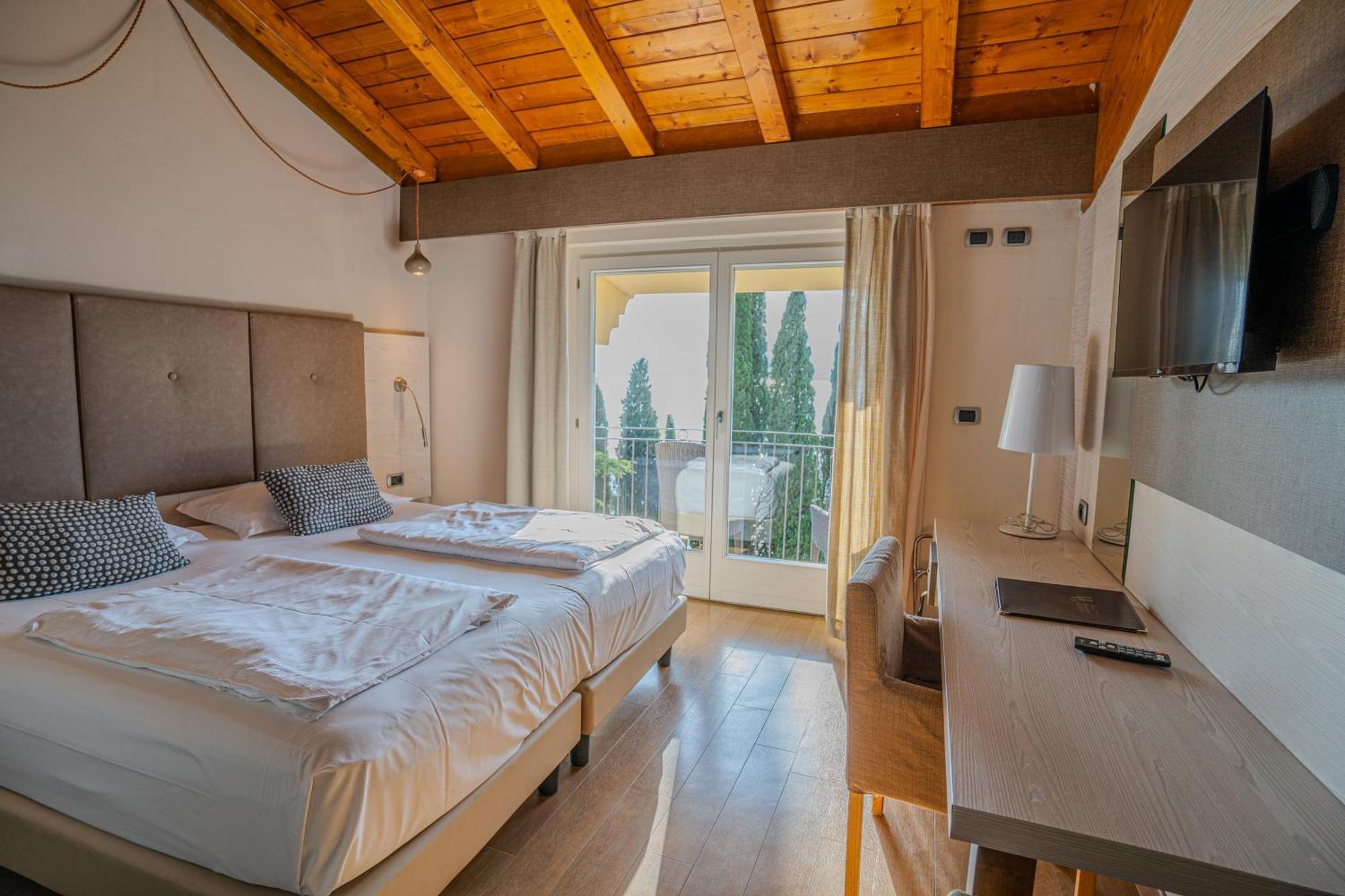 Hotel Galvani Torri Del Benaco Eksteriør billede