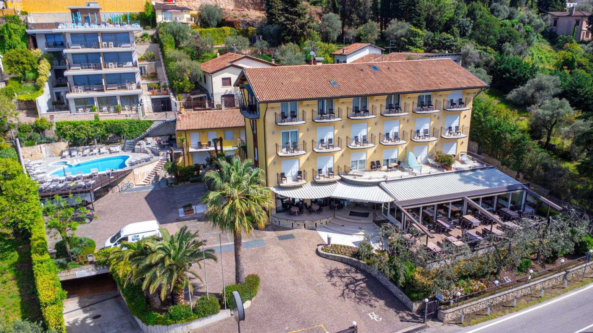 Hotel Galvani Torri Del Benaco Eksteriør billede