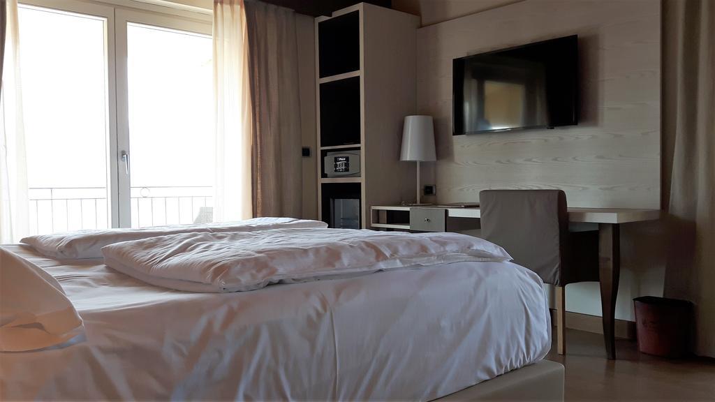 Hotel Galvani Torri Del Benaco Eksteriør billede