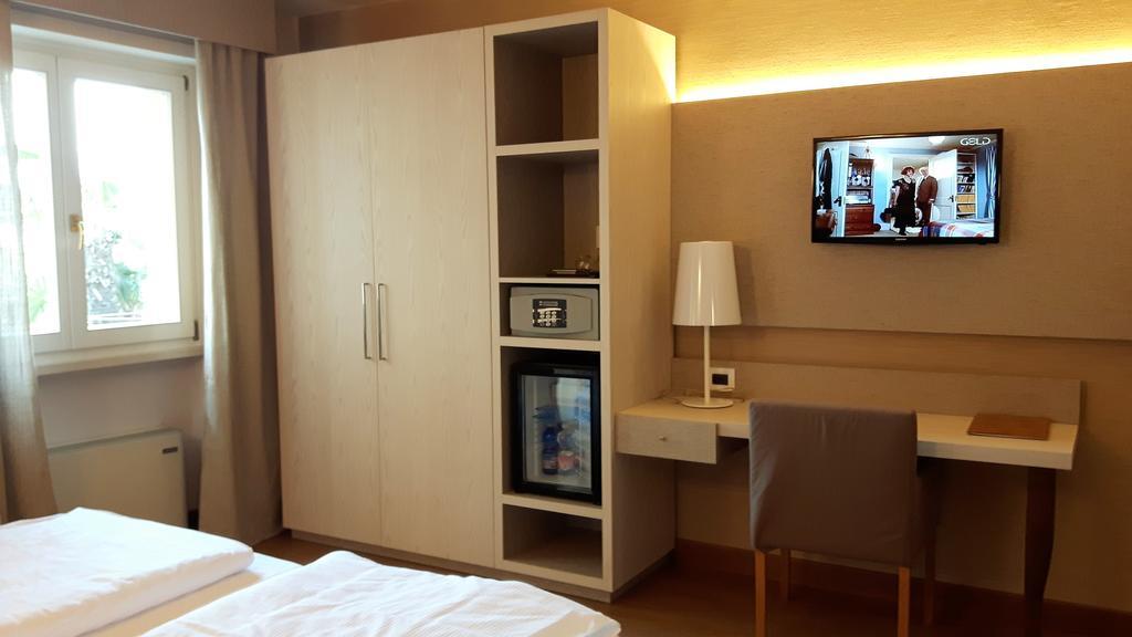 Hotel Galvani Torri Del Benaco Eksteriør billede