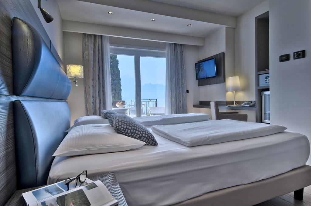 Hotel Galvani Torri Del Benaco Eksteriør billede